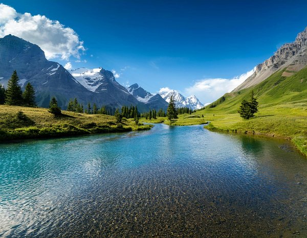 What Is the Best Time of Year to Visit Iconic UK Landmarks?